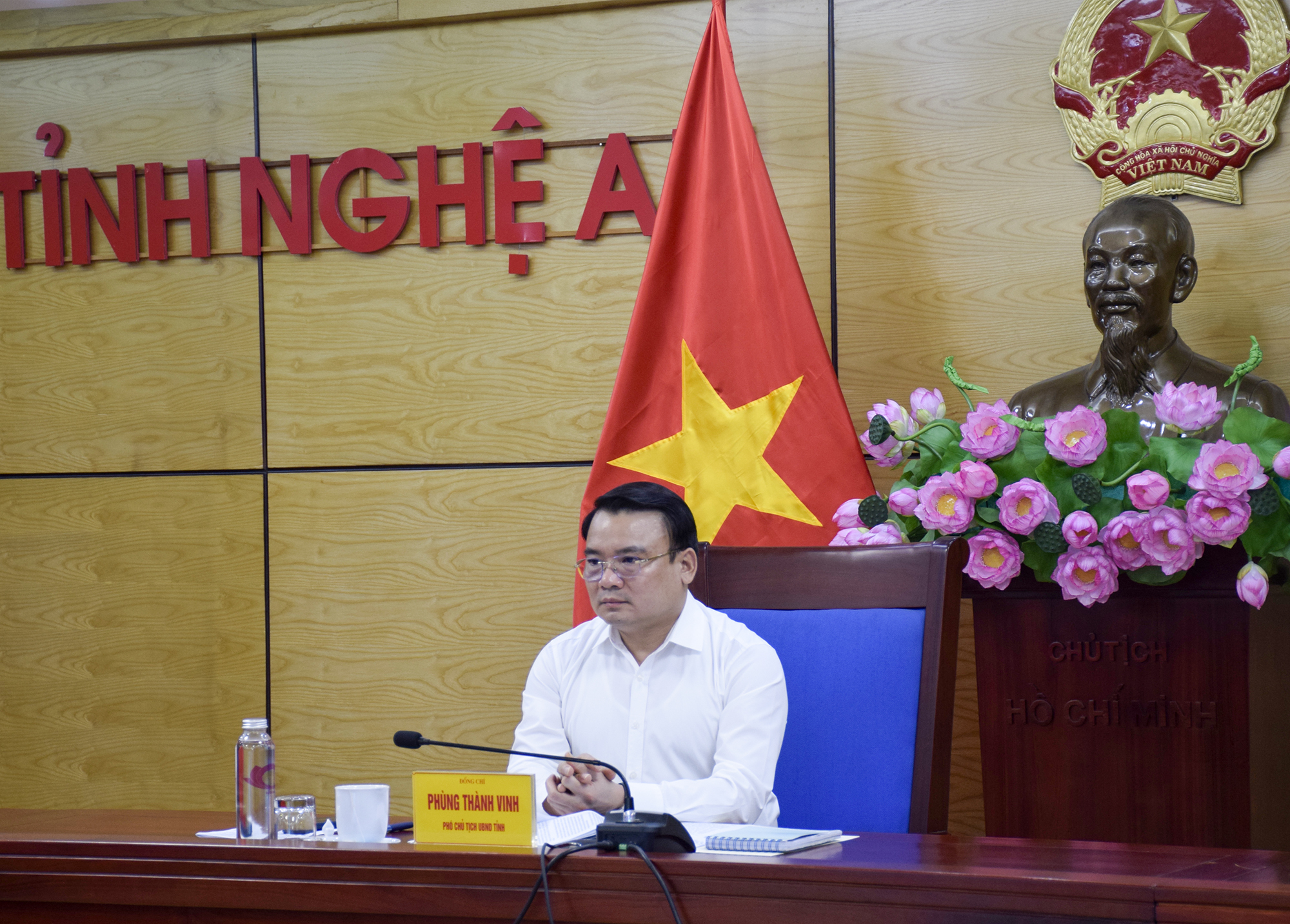 Anh-tin-bai